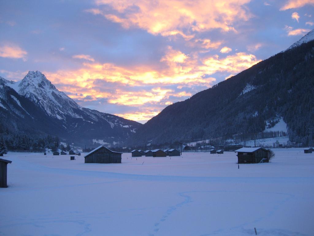 Apart Bella Monte Daire Pettneu am Arlberg Dış mekan fotoğraf